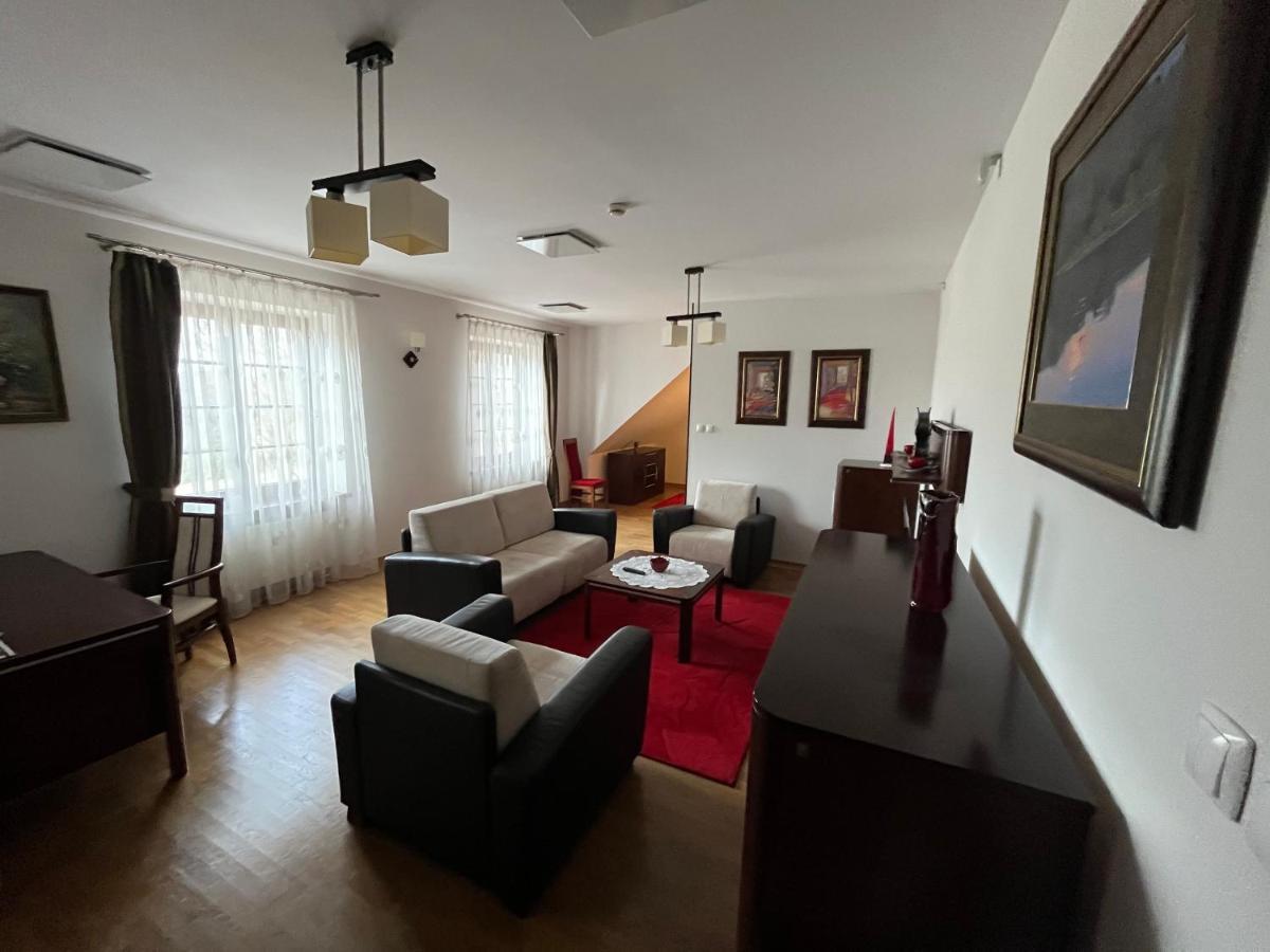 Rezydencja Dwor Polski Belchatow Exterior photo